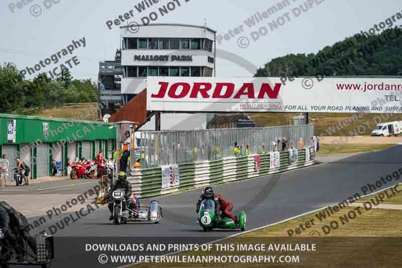 Vintage motorcycle club;eventdigitalimages;mallory park;mallory park trackday photographs;no limits trackdays;peter wileman photography;trackday digital images;trackday photos;vmcc festival 1000 bikes photographs
